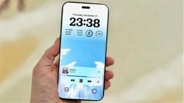 iPhone18ProMax也太狠了，新屏幕炸裂全场！